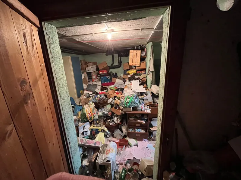 Sanitaire encombré à libérer avant remise en état